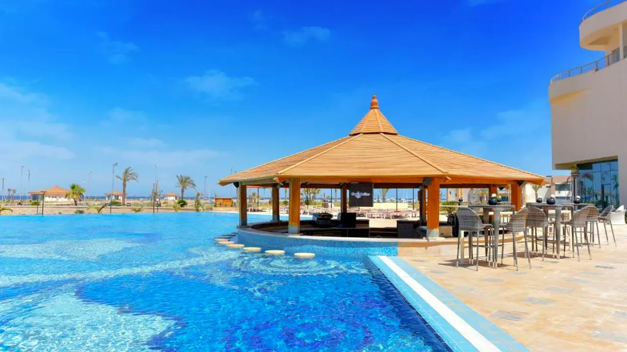 الفندق توليب الجلالة ماجستيك - العين السخنة